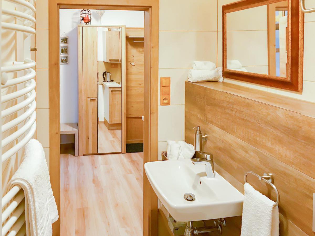 Golden Wood Apartment