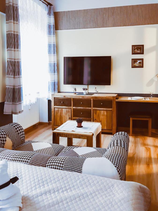 Golden Wood Apartment